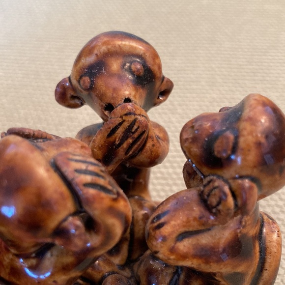 3 wise monkeys, glazed clay sculpture, see no evil, hear no evil, speak no evil - Picture 4 of 10